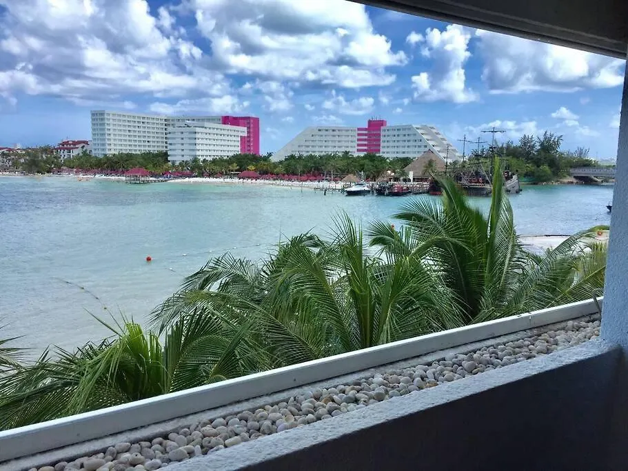 Cancun Beachfront 417 Apartament